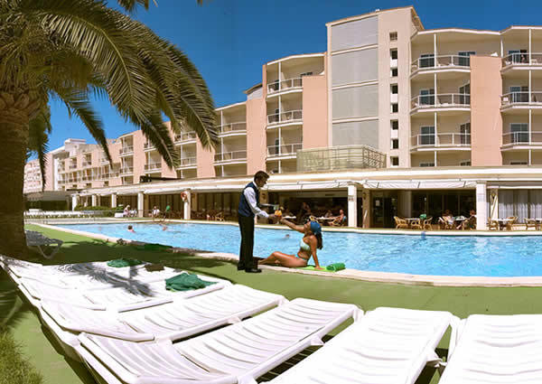 Globales Playa Santa Ponsa Hotel Buitenkant foto